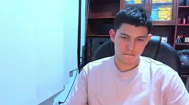 Snapshot of JamesCr_ chatting on 27, 2, 2025 JamesCr  online show from 27, 2, 2025