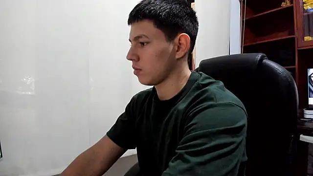 Snapshot of JamesCr_ chatting on 1, 3, 2025 JamesCr  online show from 1, 3, 2025