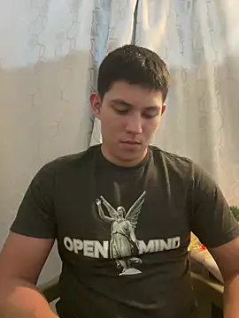 Snapshot of JamesCr_ chatting on 4, 3, 2025 JamesCr  online show from 4, 3, 2025