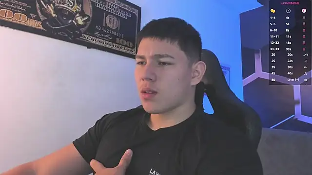 Snapshot of JamesCr_ chatting on 15, 9, 2025 JamesCr  online show from 15, 9, 2025