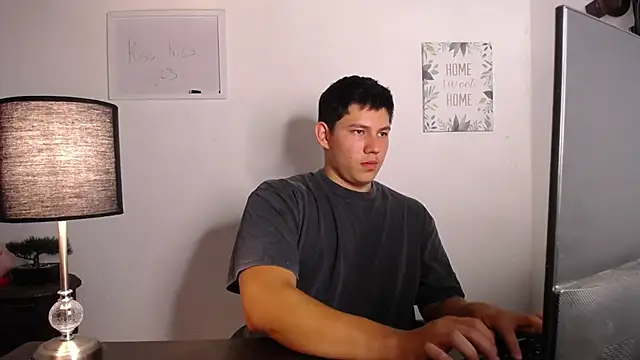 Snapshot of JamesCr_ chatting on 11, 10, 2025 JamesCr  online show from 11, 10, 2025