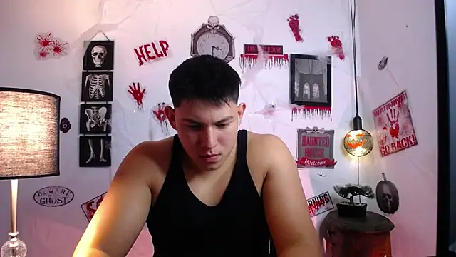 Snapshot of JamesCr_ chatting on 26, 10, 2025 JamesCr  online show from 26, 10, 2025