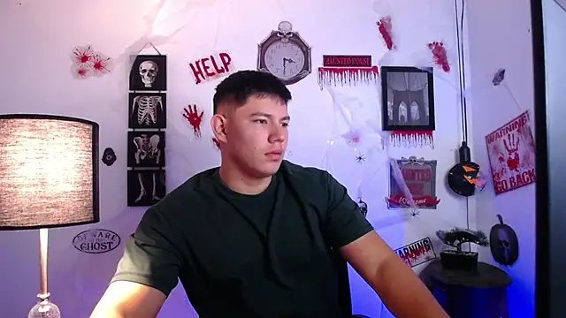 JamesCr  online show from 31, 10, 2025