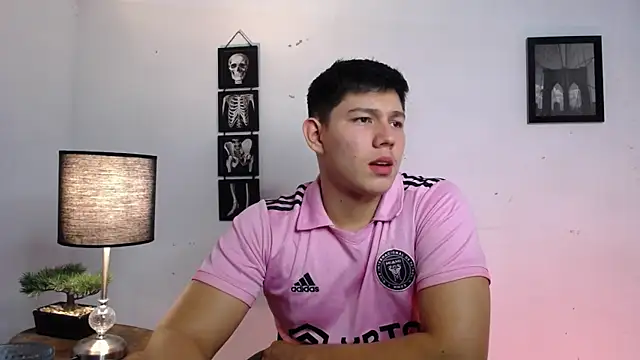 JamesCr  online show from 12, 11, 2025