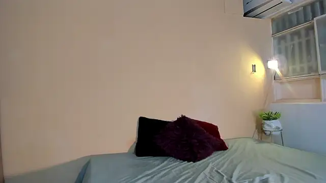 Snapshot of Violetta_0 chatting on 6, 3, 2026 Violetta 0 online show from 6, 3, 2026