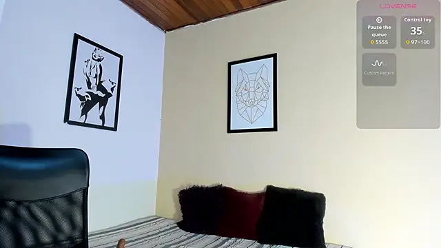 Snapshot of Violetta_0 chatting on 8, 4, 2026 Violetta 0 online show from 8, 4, 2026