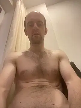 LynnAhNight online show from 26, 9, 2025