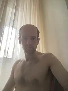 LynnAhNight online show from 5, 10, 2025