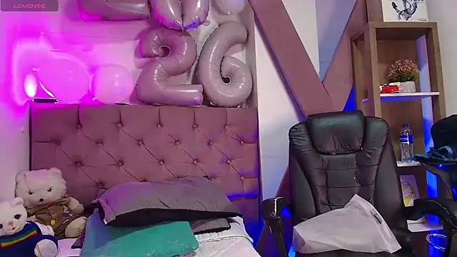 PepperTwink online show from 11, 1, 2026