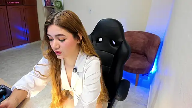 Nathalie 29 online show from 13, 5, 2026