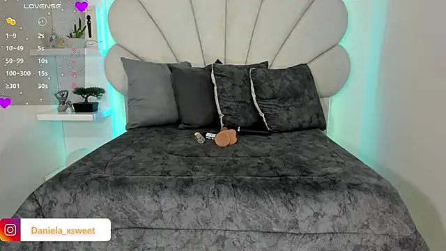 Danielaangelina online show from 2, 2, 2026