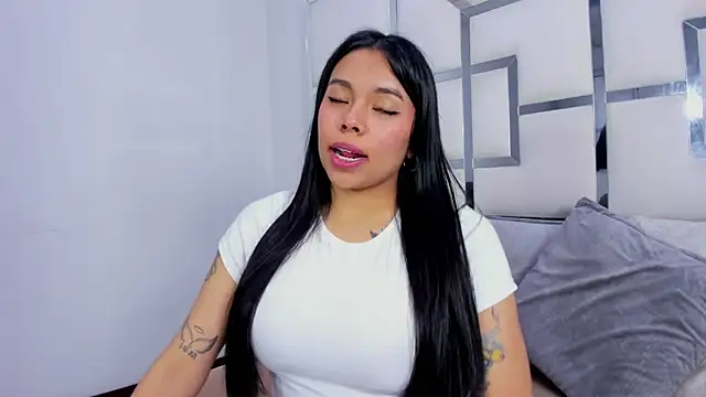 ZoeWan69 online show from 19, 9, 2025