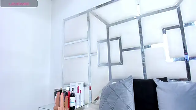 ZoeWan69 online show from 28, 2, 2026