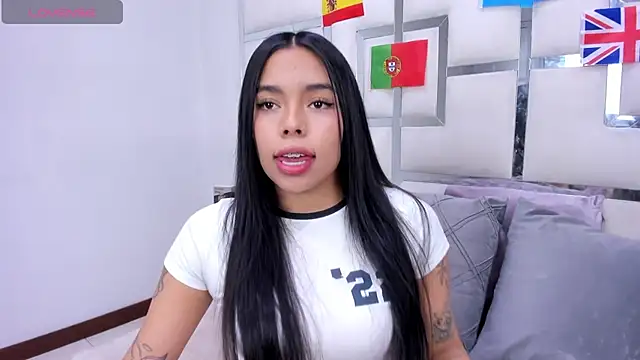 ZoeWan69 online show from 24, 6, 2026