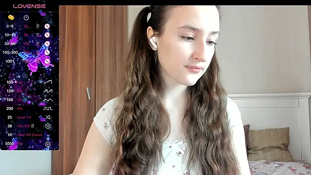 Snapshot of Cute__Nana chatting on 28, 10, 2025 Cute Nana online show from 28, 10, 2025