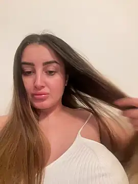 Snapshot of hotAlys chatting on 2, 2, 2025 hotAlys online show from 2, 2, 2025