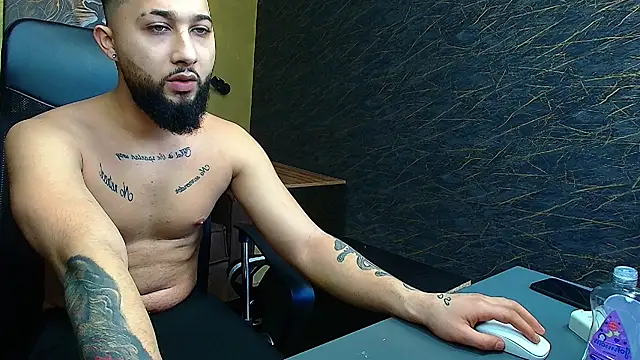 Snapshot of JaceZachary chatting on 5, 3, 2025 JaceZachary online show from 5, 3, 2025