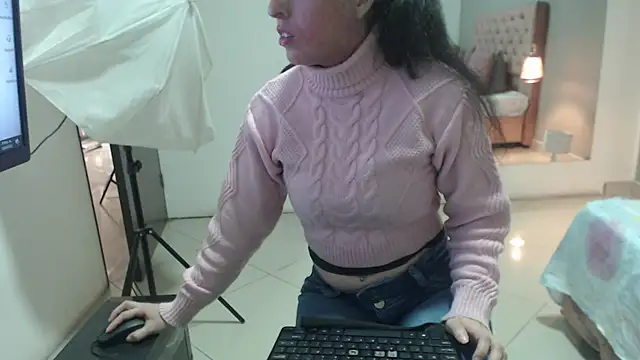 Snapshot of GabiKlein chatting on 13, 3, 2025 GabiKlein online show from 13, 3, 2025