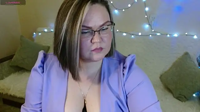 Snapshot of Vivien__wet chatting on 3, 2, 2025 Vivien wet online show from 3, 2, 2025