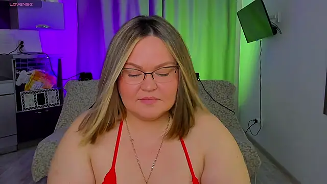 Snapshot of Vivien__wet chatting on 3, 3, 2025 Vivien wet online show from 3, 3, 2025