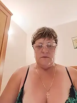 Snapshot of ElzaJewel chatting on 23, 6, 2026 ElzaJewel online show from 23, 6, 2026