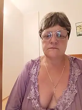 Snapshot of ElzaJewel chatting on 24, 6, 2026 ElzaJewel online show from 24, 6, 2026