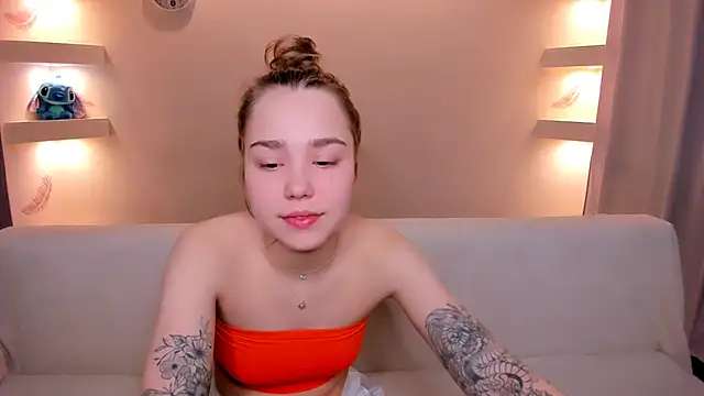 Snapshot of YourMegan chatting on 8, 11, 2025 YourMegan online show from 8, 11, 2025