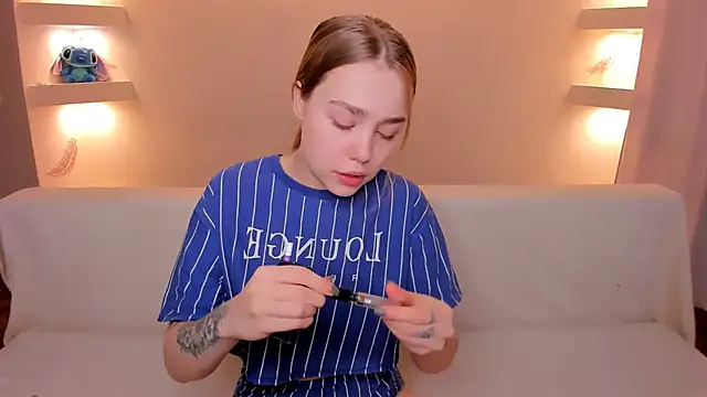 Snapshot of YourMegan chatting on 16, 11, 2025 YourMegan online show from 16, 11, 2025