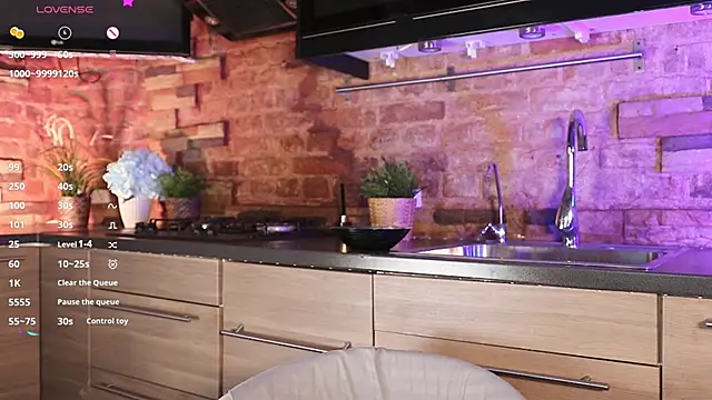 Snapshot of Agatha_Mott chatting on 2, 3, 2025 Agatha Mott online show from 2, 3, 2025