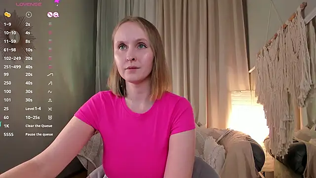 Snapshot of Agatha_Mott chatting on 8, 3, 2025 Agatha Mott online show from 8, 3, 2025