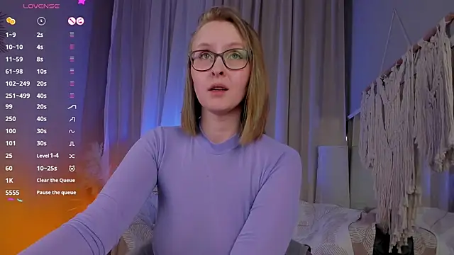 Snapshot of Agatha_Mott chatting on 15, 3, 2025 Agatha Mott online show from 15, 3, 2025