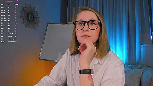 Snapshot of Agatha_Mott chatting on 21, 3, 2025 Agatha Mott online show from 21, 3, 2025