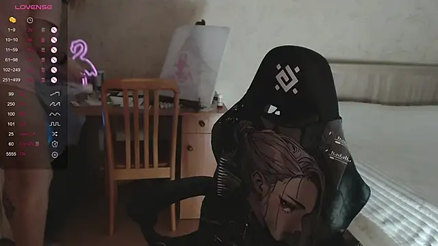 Snapshot of Agatha_Mott chatting on 13, 9, 2025 Agatha Mott online show from 13, 9, 2025