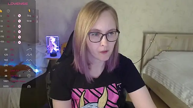 Snapshot of Agatha_Mott chatting on 10, 10, 2025 Agatha Mott online show from 10, 10, 2025