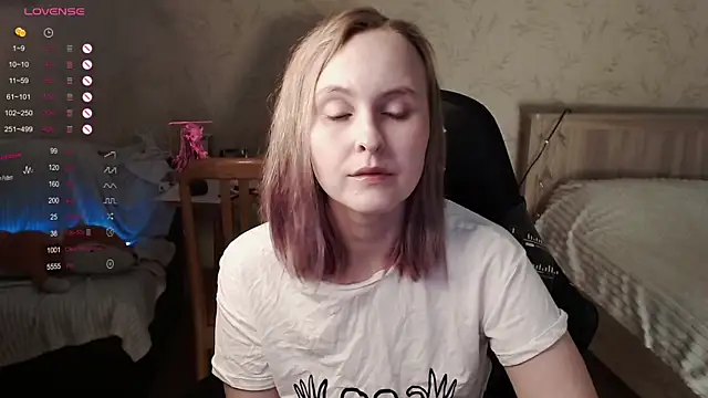 Snapshot of Agatha_Mott chatting on 14, 10, 2025 Agatha Mott online show from 14, 10, 2025