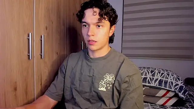 Snapshot of Mastrangelo_xxx chatting on 19, 12, 2025 Mastrangelo xxx online show from 19, 12, 2025