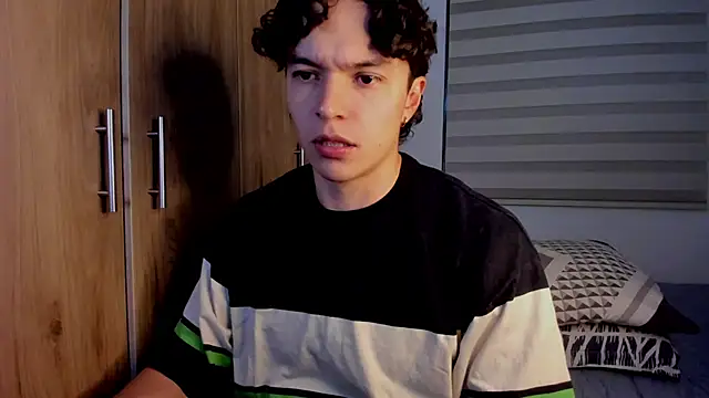 Snapshot of Mastrangelo_xxx chatting on 15, 1, 2026 Mastrangelo xxx online show from 15, 1, 2026