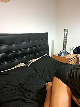 Snapshot of liamlara chatting on 2, 10, 2025 liamlara online show from 2, 10, 2025