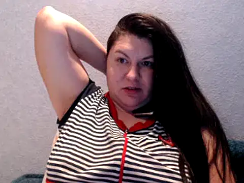 Snapshot of KiraSwee chatting on 11, 12, 2024 KiraSwee online show from 11, 12, 2024