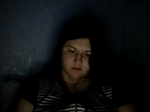 Snapshot of KiraSwee chatting on 12, 3, 2025 KiraSwee online show from 12, 3, 2025