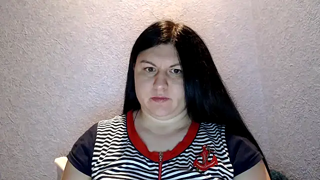 Snapshot of KiraSwee chatting on 12, 9, 2025 KiraSwee online show from 12, 9, 2025