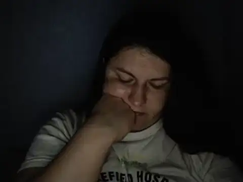 Snapshot of KiraSwee chatting on 19, 9, 2025 KiraSwee online show from 19, 9, 2025