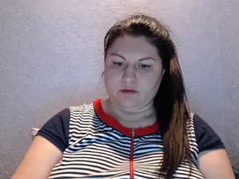 Snapshot of KiraSwee chatting on 27, 9, 2025 KiraSwee online show from 27, 9, 2025