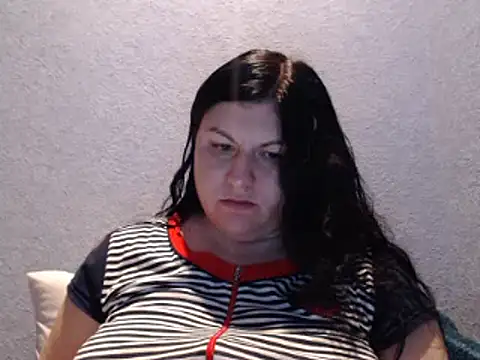 Snapshot of KiraSwee chatting on 10, 10, 2025 KiraSwee online show from 10, 10, 2025