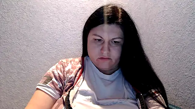 Snapshot of KiraSwee chatting on 21, 10, 2025 KiraSwee online show from 21, 10, 2025