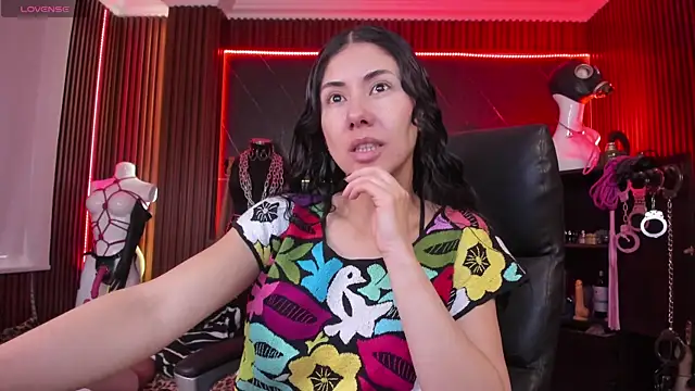 Snapshot of XiaQueen chatting on 4, 12, 2025 XiaQueen online show from 4, 12, 2025