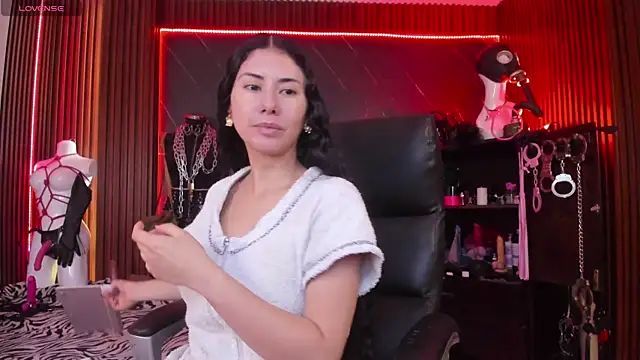 Snapshot of XiaQueen chatting on 17, 12, 2025 XiaQueen online show from 17, 12, 2025