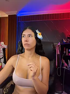 XiaQueen online show from 14, 2, 2026