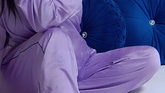 Snapshot of AlessiaExquisit chatting on 7, 10, 2025 AlessiaExquisit online show from 7, 10, 2025