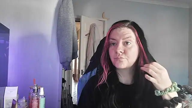 AureliaXOX online show from 12, 11, 2025